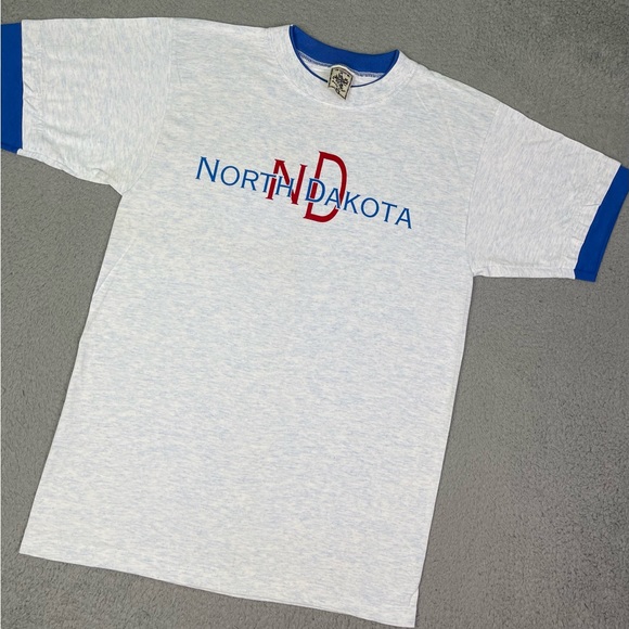 Vintage 90s North Dakota T-shirt - Picture 1 of 4